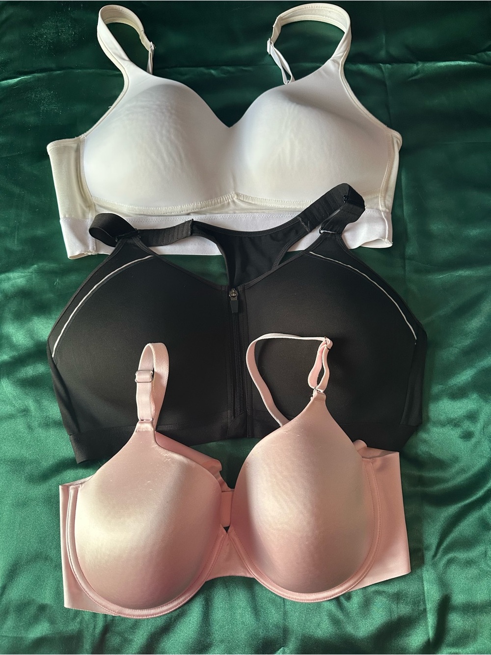 Secret Treasures 3-Pack Seamless Bras in White, Black & Light Pink